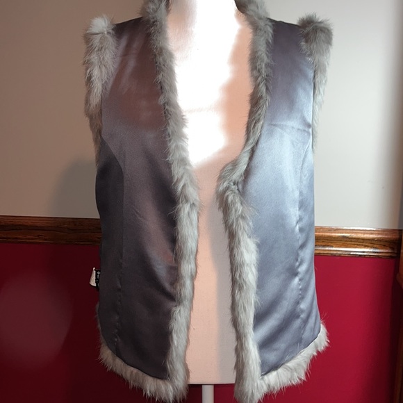 Soulmate 100% Angora Fur Gray Vest.  Size Large - Picture 6 of 8